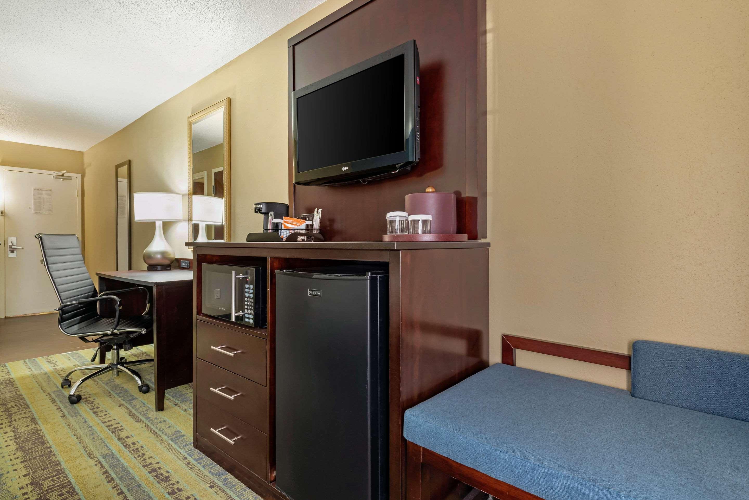 Clarion Hotel Conference Center - North Lexington Eksteriør bilde